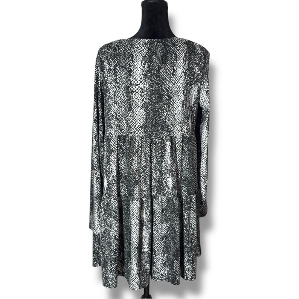 Kenedik Black/White/Gray Scoop Neck Relaxed Tiered 3/4 Sleeve Tunic/Mini Dress - Picture 7 of 16
